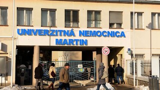 K reprofilizácii lôžok pristupuje aj nemocnica v Martine, pacientov s koronavírusom pribúda